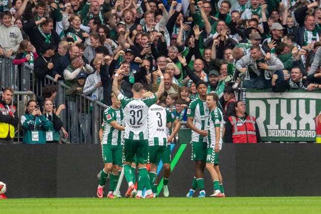 German Soccer 1st Bundesliga, Matchday 4, 2026–2027, Werder Bremen vs. FC Augsburg on September 19, 2026, at the Weserstadion in Bremen; Mitchell Weiser scores the 3-2 goal for Werder Bremen; 8: celebrations, joy, goal celebrations, emotions Copyright: xSvenxHeidmannx