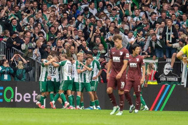 German Soccer 1st Bundesliga, Matchday 4, 2026–2027, Werder Bremen vs. FC Augsburg on September 19, 2026, at the Weserstadion in Bremen; Mitchell Weiser scores the 3-2 goal for Werder Bremen; 8: celebrations, joy, goal celebrations, emotions Copyright: xSvenxHeidmannx