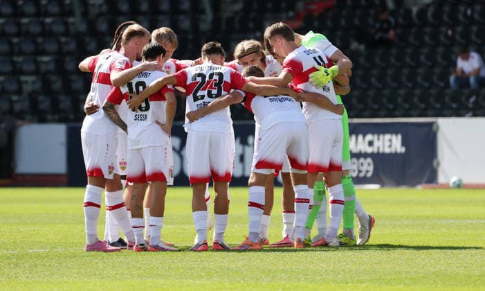 September 19, 2026, Germany, Aspach Soccer: VfB Stuttgart II vs. SSV Jahn Regensburg; the Stuttgart players form a circle before the game