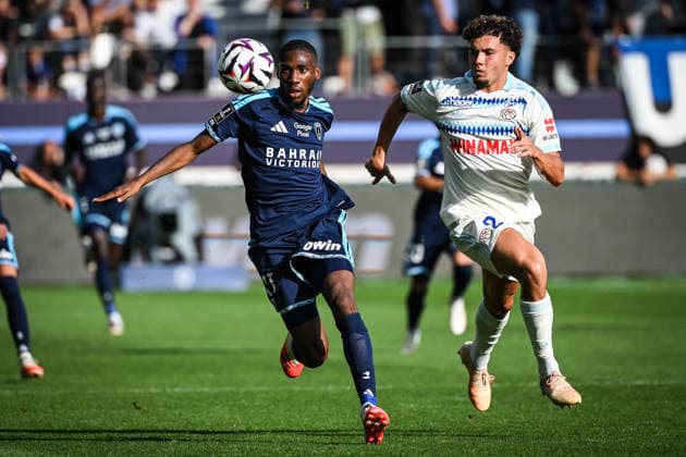 September 19, 2026, Paris, France, France: Adama CAMARA of Paris FC and Samir EL MOURABET of Strasbourg during the Ligue 1 match between Paris FC and RC Strasbourg at Jean-Bouin Stadium on September 19, 2026 in Paris, France. Paris France - ZUMAm308 20260919_zsp_m308_001 Copyright: xMatthieuxMirvillex