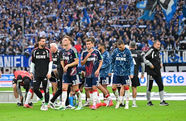 September 19, 2026, German Soccer, Men s, 1st Division, Matchday 4, 2026–2027 Season, Hamburg, Hamburger SV vs. 1. FC Köln—the team from Cologne is downcast after the loss. DFB and DFL regulations prohibit any use of photographs as image sequences and or quasi-video. Hamburg Volksparkstadion, Hamburg, Germany Copyright: xnordphotoxGmbH xWitkex