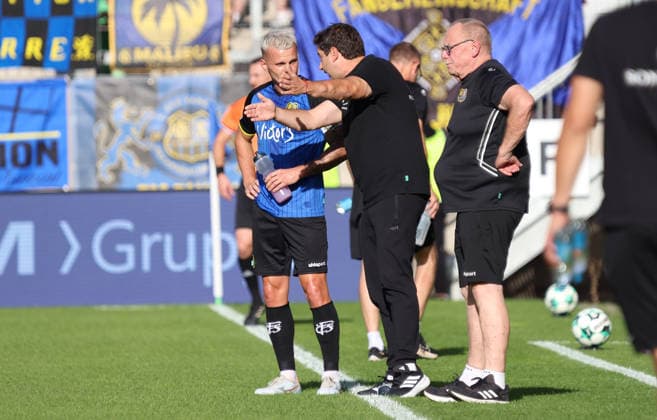 September 19, 2026, Soccer, Men s, 3rd Division, 2026–2027 Season, 1 FC Saarbrücken vs. SG Sonnenhof Großaspach, Florian Pick (1 FC Saarbrücken) and Coach Argirios Giannikis (1 FC Saarbrücken), Saarbrücken, Ludwigsparkstadion, Saarland, Germany Copyright: xFabianxKleerx