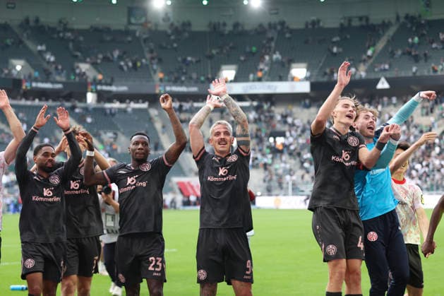 The 1. FSV Mainz 05 team celebrates after their 3-4 victory during the Bundesliga match between Borussia Mönchengladbach and 1. FSV Mainz 05 at ista Borussia Park on September 19, 2026, in Mönchengladbach, Germany Photo by Oliver Kaelke, DeFodi Images The 1. FSV Mainz 05 team celebrates after winning during the Bundesliga match between Borussia Mönchengladbach and 1. FSV Mainz 05 at Borussia Park on September 19, 2026 in Mönchengladbach, Germany. Photo by Oliver Kaelke, DeFodi Images. DFB and DFL regulations prohibit any use of photographs as image sequences and or quasi-video. Photo by Oliver Kaelke, DeFodi Images.