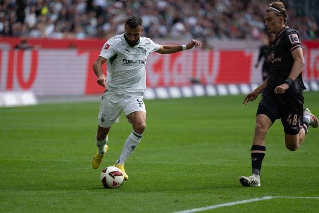 Borussia Monchengladbach v 1. FSV Mainz 05 - Bundesliga Ko Itakura of Borussia Monchengladbach in action during the Bundesliga match between Borussia Monchengladbach and 1. FSV Mainz 05 at ista-Borussia-Park on September 19, 2026 in Monchengladbach, Germany. Monchengladbach ista-Borussia-Park North Rhine-Westphalia Germany Copyright: xTaiseixIwamotox