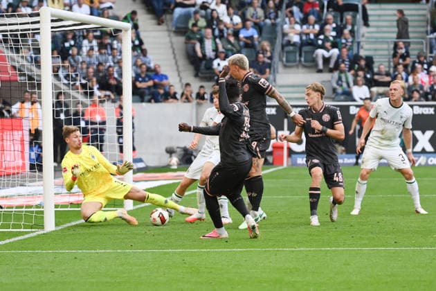 Danny da Costa, Mainz 05, center, scores the goal on April 2, 2026, Soccer, 1. Bundesliga, 2026–2027 season, Matchday 4, Borussia Mönchengladbach 1 FSV Mainz 05. DFL regulations prohibit any use of photographs as image sequences and or quasi-video. Mönchengladbach, Borussia Park, North Rhine-Westphalia, Germany Team2