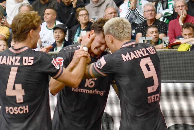 September 19, 2026, xhbx, Soccer, Bundesliga 1, Borussia Mönchengladbach 1 FSV Mainz 05 v l Goal celebration, Goal celebration, celebrating the goal 2 3 by Eric Martel FSV Mainz 05 DFL DFB REGULATIONS PROHIBIT ANY USE OF PHOTOGRAPHS as IMAGE SEQUENCES and or QUASI-VIDEO Mönchengladbach