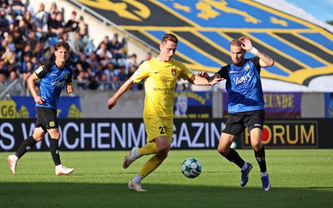 September 19, 2026, Soccer, Men s, 3rd Division, 2026–2027 Season, 1 FC Saarbrücken vs. SG Sonnenhof Großaspach, Loris Maier (SG Sonnenhof Großaspach) vs. Niko Bretschneider (1 FC Saarbrücken), Saarbrücken, Ludwigsparkstadion, Saarland, Germany Copyright: xFabianxKleerx