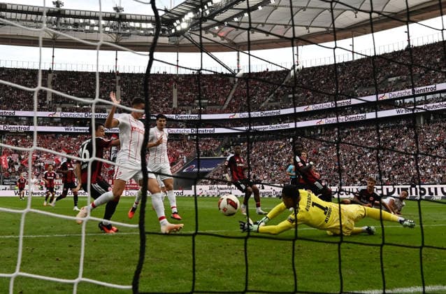 September 19, 2026, xjhx, Soccer, Bundesliga 1, Eintracht Frankfurt vs. SC Freiburg, by Larry Scherhant, SC Freiburg, Goal scored: Noah Atubolu of Eintracht Frankfurt scores the 1-1 goal. DFL and DFB regulations prohibit any use of photographs as image sequences and or quasi-video. Frankfurt am Main