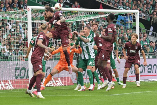 Calvin Brackelmann of FC Augsburg 2 scores the 0-2 goal; SV Werder Bremen vs. FC Augsburg; soccer; Bundesliga; DFL; September 19, 2026. DFB regulations prohibit any use of photographs as image sequences and or quasi-video. Bremen, Germany Copyright: xkolbert-press BurghardxSchreyerx
