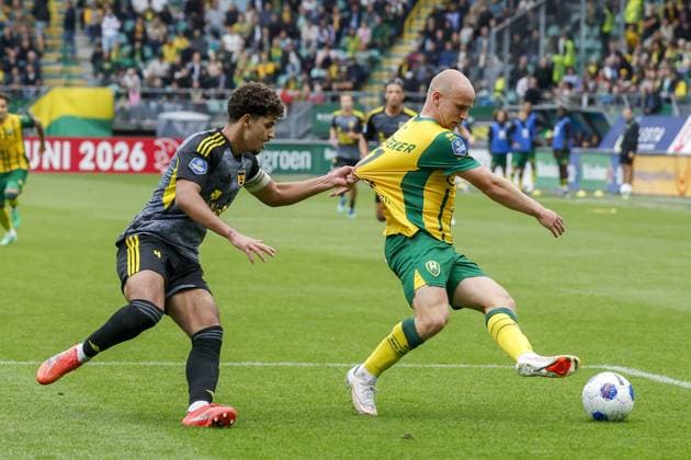 DEN HAAG , 19-09-2026 , WerkTalent Stadium , season 2026 2027 , Dutch Eredivisie football , match between ADO Den Haag and Cambuur , picture shows ADO Den Haag player Evan Rottier and Cambuur player Isma˜l Baouf ADO - Cambuur  x207264487x Copyright: