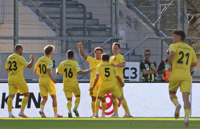 September 19, 2026, Soccer, Men s, 3rd Division, 2026–2027 Season, 1 FC Saarbrücken vs. SG Sonnenhof Großaspach, SG Sonnenhof Großaspach celebrates after Niklas Pollex scores the 0–1 goal; SG Sonnenhof Großaspach, Saarbrücken, Ludwigspark Stadium, Saarland, Germany Copyright: xFabianxKleerx