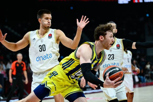 Fenerbahce Tarfin v Dubai Basketball - EuroLeague Basketball SuperCup ABU DHABI, UNITED ARAB EMIRATES - SEPTEMBER 19: Fenerbahce Tarfin player Onuralp Bitim and Dubai Basketball player Filip Petrusev (30) in action during the EuroLeague Basketball SuperCup third-place game between Dubai Basketball and Fenerbahce Tarfin at Etihad Arena in Abu Dhabi, United Arab Emirates, on September 19, 2026. Arif Hüdaverdi Yaman Anadolu Abu Dhabi United Arab Emirates. Editorial use only. Please get in touch for any other usage.  Copyright: x2026xAnadoluxArifxHüdaverdixYamanx