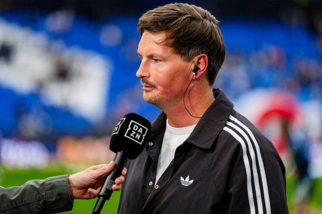 Germany Soccer Bundesliga 2026–27, Matchday 4: Hamburger SV (HSV) vs. 1. FC Köln, Volkspark Stadium, Hamburg; Merlin Polzin, Coach, Hamburger SV, on DAZN microphone Copyright: xStefanxTrochax