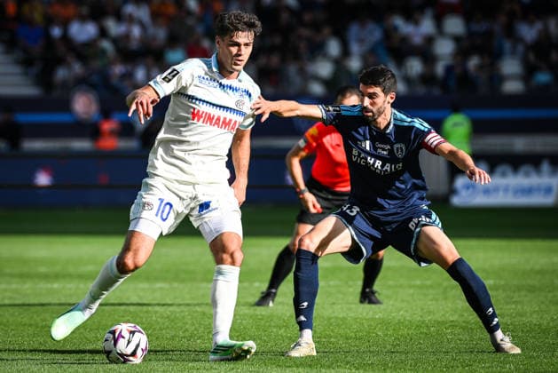 September 19, 2026, Paris, France, France: Giovanni REYNA of Strasbourg and Pierre LEES-MELOU of Paris FC during the Ligue 1 match between Paris FC and RC Strasbourg at Jean-Bouin Stadium on September 19, 2026 in Paris, France. Paris FC V Racing Club De Strasbourg - Ligue 1  - ZUMAm308 20260919_zsp_m308_008 Copyright: xMatthieuxMirvillex