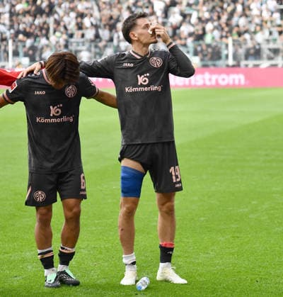 September 19, 2026, xhbx, Soccer, Bundesliga 1, Borussia Mönchengladbach 1 FSV Mainz 05 v l Anthony Caci FSV Mainz 05 injured, injury, DFL DFB regulations prohibit any use of photographs as image sequences and or quasi-video Mönchengladbach