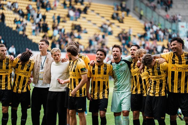 Germany Soccer 3rd Division 2026–2027, Matchday 7: Alemannia Aachen vs. Fortuna Düsseldorf at Tivoli Aachen—the team with the fans in the Werner Fuchs Stand, victory, Cheering, Celebrating, Fans, Win, Emotions, Manuel Riemann (Alemannia Aachen), 1, Mehdi Loune (Alemannia Aachen), 10, Jonas Oehmichen (Alemannia Aachen), 44 Copyright: xThiemoxRudolphx