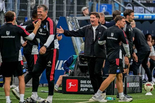 Final celebration Richard Krohn, Assistant Coach; Coach Merlin Polzin; Loic Fave, Assistant Coach; HSV Cologne, Germany; Hamburg; Volksparkstadion; Soccer; Bundesliga 1; Hamburger SV; 1. FC Cologne
