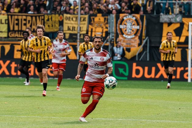 German Soccer 3rd Division 2026–2027, Matchday 7: Alemannia Aachen vs. Fortuna Düsseldorf at Tivoli Aachen; Matthias Zimmermann (Fortuna Düsseldorf) makes a 25-sprint dash for the ball, maintains possession, and wins a footrace Copyright: xThiemoxRudolphx