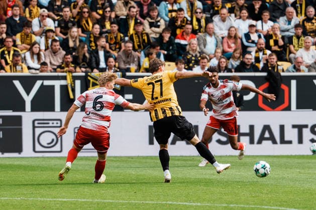 German Soccer 3rd Division 2026–2027, Matchday 7: Alemannia Aachen vs. Fortuna Düsseldorf at Tivoli Aachen; Mika Schroers (Alemannia Aachen), 27 ball recoveries; Andreas Müller (Fortuna Düsseldorf), 6 Copyright: xThiemoxRudolphx