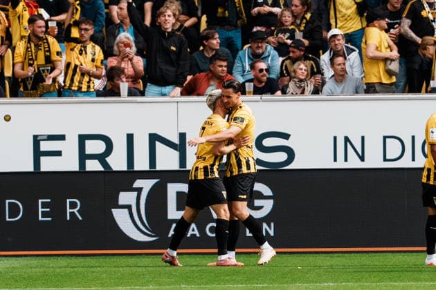 German Soccer 3rd Division 2026–2027, Matchday 7: Alemannia Aachen vs. Fortuna Düsseldorf at Tivoli Aachen—Hug, Cheering, Goal, Joy, Celebrating, Fun, Emotions, Lukas Scepanik (Alemannia Aachen), 7, Petros Bagkalianis (Alemannia Aachen), 2, Hug Copyright: xThiemoxRudolphx