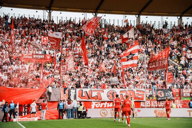 Germany Soccer 3rd Division 2026–2027, Matchday 7: Alemannia Aachen vs. Fortuna Düsseldorf at Tivoli Aachen—Visiting fans, the team in front of a sold-out section, away game, fan support Copyright: xThiemoxRudolphx