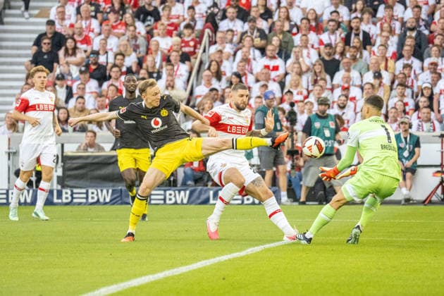 September 19, 2026, xdaymx, Soccer, Bundesliga 1, VfB Stuttgart vs. Borussia Dortmund: Maximilian Beier of Borussia Dortmund takes a shot on goal, beating Jeff Chabot of VfB Stuttgart, Fabian Bredlow of VfB Stuttgart is able to save the ball, however. DFL and DFB regulations prohibit any use of photographs as image sequences and or quasi-video. Stuttgart