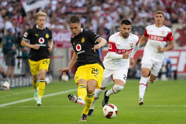 September 19, 2026, GER, Soccer, Men s, 1. Bundesliga, 2026–2027 Season, Matchday 4, VfB Stuttgart vs. Borussia Dortmund, featuring Joey Veerman (Borussia Dortmund, 25) and Deniz Undav (VfB Stuttgart, 26), DFB and DFL regulations prohibit any use of photographs as image sequences and or quasi-video. Stuttgart MHP Arena, Baden-Württemberg, Germany Copyright: xNordphoto WolfgangxFrankx