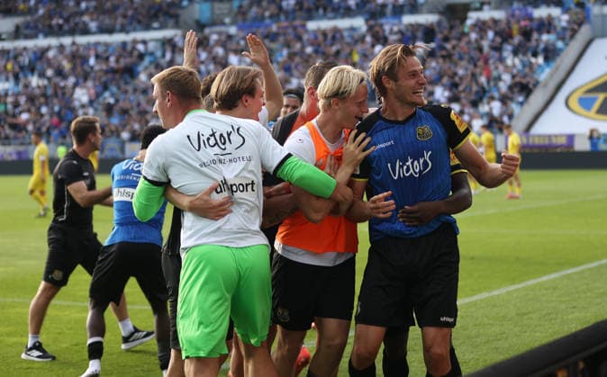 September 19, 2026, Soccer, Men s, 3rd Division, 2026–2027 Season, 1 FC Saarbrücken vs. SG Sonnenhof Großaspach, 1 FC Saarbrücken celebrates after Siemen Voet scores the winning goal; 1 FC Saarbrücken, Ludwigsparkstadion, Saarland, Germany Copyright: xFabianxKleerx