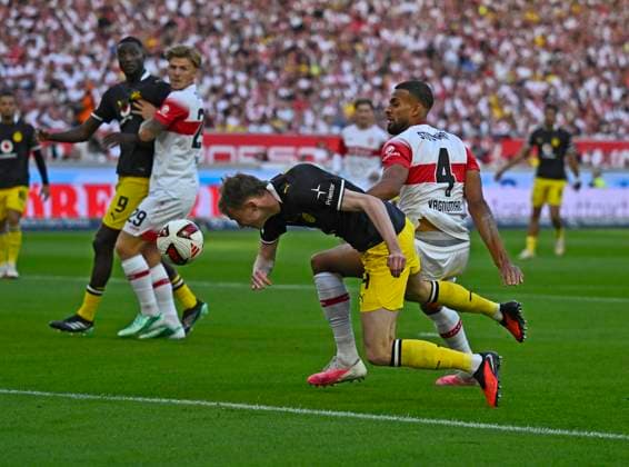 September 19, 2026, Soccer, Bundesliga 1, 2026–2027, Matchday 4, VfB Stuttgart vs. Borussia Dortmund, at the MHP Arena in Stuttgart, Maximilian Beier (Borussia Dortmund) vs. Josha Vagnoman (Stuttgart)