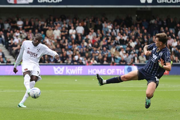 Millwall v West Ham United Sky Bet Championship Camiel Neghli of Millwall tries to block a shot on goal from Mohamadou Kante of West Ham United during the Sky Bet Championship match at The Den, London 19 09 2026 UK Newspapers OUT Copyright: xPaulxChestertonx FIL-23973-0268