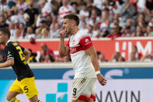 Ermedin Demirovic, VfB Stuttgart, 09 misses a big chance, disappoints, disappointment, frustrated, frustration, annoyed, annoyance, GER, VfB Stuttgart vs. Borussia Dortmund, soccer, Bundesliga 1, Matchday 4, 2026–2027 season, September 19, 2026, DFL regulations prohibit any use of photographs as image sequences and or quasi-video, GER, VfB Stuttgart vs. Borussia Dortmund, soccer, Bundesliga 1, Matchday 4, 2026–2027 season, September 19, 2026, Stuttgart Copyright: xEibner-Pressefoto EdwardxCheungx EP_ECG