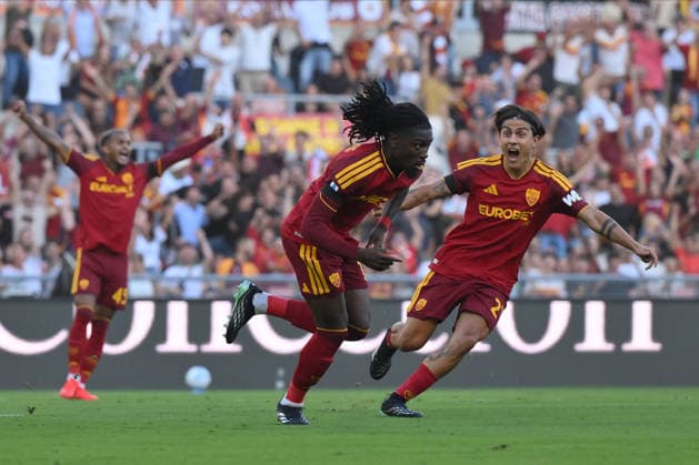 Foto IPP Luciano Adriani Roma 19 09 2026 Campionato di Calcio Serie A 2026 2027 Roma vs Inter Nella foto: Emmanuel Kone esulta dopo il gol con Paulo Dybala Italy Photo Press - World Copyright Roma italy Italia ITALY  Copyright: xR4924_italyphotopressx
