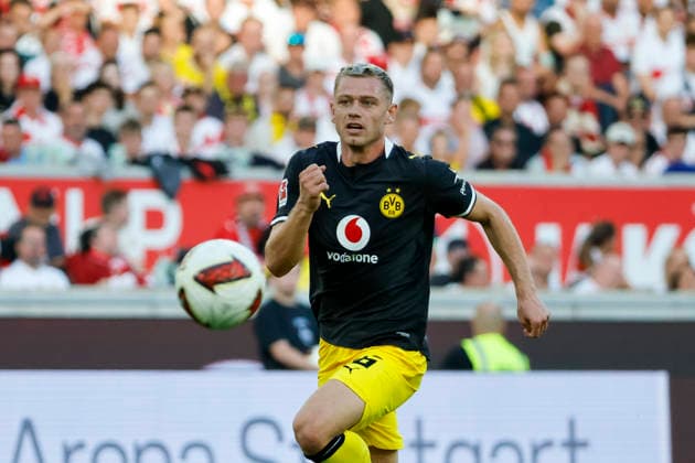 Julian Ryerson, BVB Dortmund, 26, on the ball, Germany, soccer, Bundesliga 1, Matchday 4, 2026–2027, VfB Stuttgart vs. Borussia Dortmund, September 19, 2026, Stuttgart MHP Arena, Germany Copyright: xGrantxHubbsx