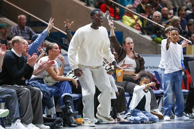 September 19, 2026, xgox, Basketball easyCredit BBL, Basketball Löwen Braunschweig vs. Gladiators Trier, from left: Dennis Schröder celebrating, goal celebration, celebrating the goal, Braunschweig celebration