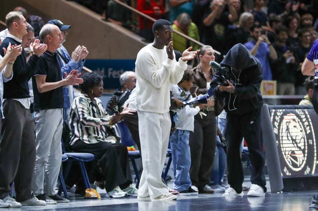 September 19, 2026, xgox, Basketball easyCredit BBL, Basketball Löwen Braunschweig vs. Gladiators Trier, from left: Dennis Schröder celebrating, goal celebration, celebrating the goal, Braunschweig celebration