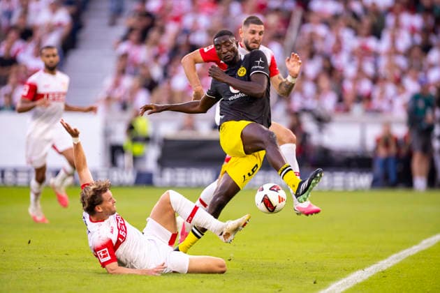September 19, 2026, Soccer, Matchday 4 of the 1st Bundesliga, VfB Stuttgart vs. Borussia Dortmund, Maximilian Mittelstädt (VfB Stuttgart), Serhou Guirassy (Borussia Dortmund), Julian Jeffrey and Jeff Gaston Chabot (VfB Stuttgart), Stuttgart, MHP Arena, Baden-Württemberg, Germany, xRHR PHOTO DEx Copyright: DennisxEwert RHR-FOTOx RHR-FOTO DE