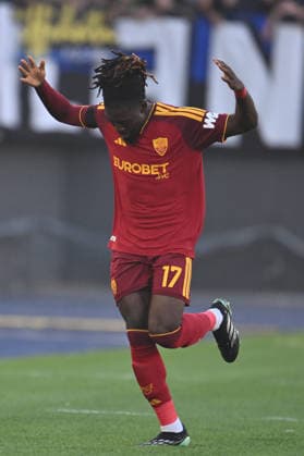 IPA88717028 - Manu Kone of A.S. Roma celebrates after scoring the goal that made the score 1-0 during Matchday 5 of the Serie A Championship between A.S. Roma and F.C. Inter at the Olympic Stadium on September 19, 2026, in Rome, Italy.  Copyright: xDomenicoxCippitelli IPAxSportx xx IPA88717028