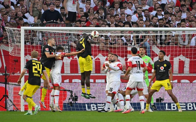 Scene in the penalty area, Goalmouth action, header duel, tackle, shot on goal, scoring chance, Serhou Guirassy, Borussia Dortmund (BVB), September 9, VfB Stuttgart vs. Borussia Dortmund (BVB), September 19, 2026. DFL regulations prohibit any use of photographs as image sequencesENCES AND OR QUASI-VIDEO VfB Stuttgart vs. Borussia Dortmund BVB