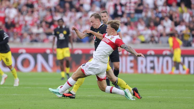 September 19, 2026, Germany, Stuttgart, Bundesliga, VfB Stuttgart vs. Borussia Dortmund, Finn Jeltsch (VfB) and Maximilian Beier (Dortmund)