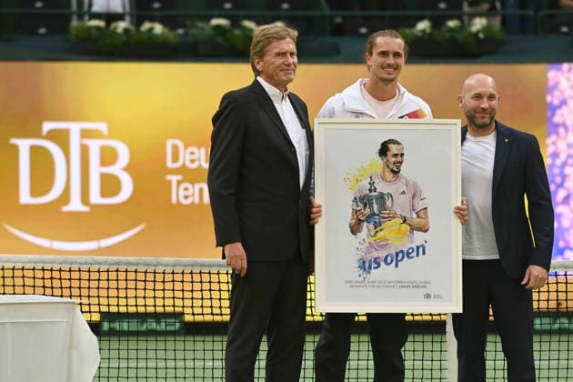 v l Dietloff von ARNIM, President of the German Tennis Federation (DTB), Alexander ZVEREV (GER) and Ronald RAUHE, Minister of State for Sports and Volunteer Work; honors for Alexander ZVEREV (GER) for his victory at the U.S. Open; Germany (GER) vs. Croatia (CRO) in the Davis Cup Qualifiers Round 2 on September 19, 2026, at the Heristo Arena in Westphalia, Germany Â