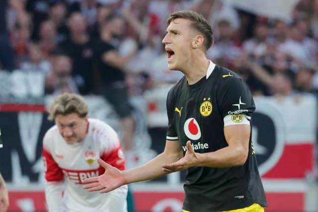 Pictured: Nico Schlotterbeck looks surprised. Borussia Dortmund, September 19, 2026, VfB Stuttgart vs. Borussia Dortmund, Bundesliga 1, Matchday 4, Germany, Stuttgart, MHP Arena; DFL regulations prohibit any use of photographs as image sequences and or quasi-video Copyright: HMBxMedia xJulienxBecker