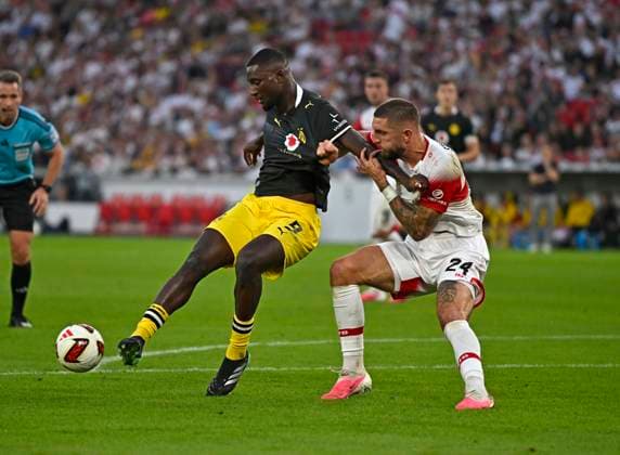September 19, 2026, Soccer, 1st Bundesliga 2026–2027, Matchday 4, VfB Stuttgart vs. Borussia Dortmund, at the MHP Arena in Stuttgart, Serhou Yadaly Guirassy (Borussia Dortmund) vs. Jeff Chabot (Stuttgart)