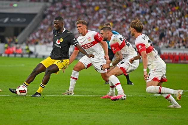 September 19, 2026, Soccer, 1st Bundesliga 2026–2027, Matchday 4, VfB Stuttgart vs. Borussia Dortmund, at the MHP Arena in Stuttgart, Serhou Yadaly Guirassy (Borussia Dortmund) vs. Jeff Chabot (Stuttgart)