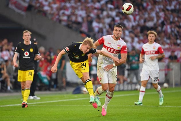 Daniel SVENSSON, Borussia Dortmund, Action, Tackle against Ermedin DEMIROVIC, VFB Stuttgart, Soccer, Bundesliga, 2026–2027 Season, Matchday 4, VfB Stuttgart vs. Borussia Dortmund on September 19, 2026, MHP ARENA
