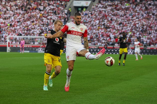 September 26, 2020 VfB Stuttgart vs. Borussia Dortmund Germany, Stuttgart, September 20, 2026, Soccer, Bundesliga, 2026–2027 Season, VfB Stuttgart vs. Borussia Dortmund Jeff Cabot (right), VfB; Jonathan Svensson (right), Dortmund