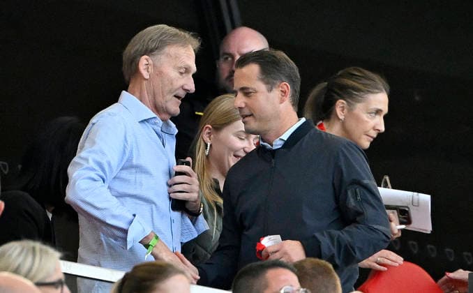 In the stands: Chairman and CEO Hans Joachim Watzke of Borussia Dortmund (BVB) with Sporting Director Lars Ricken of Borussia Dortmund (BVB); VfB Stuttgart vs. Borussia Dortmund (BVB), September 19, 2026. DFL regulations prohibit any use of photographs AS IMAGE SEQUENCES AND OR QUASI-VIDEO VfB Stuttgart vs. Borussia Dortmund (BVB)