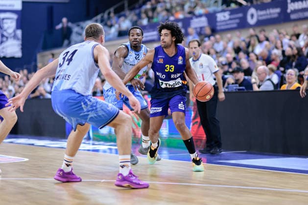 Trenton Gibson, PHOENIX HAGEN, 33, Artur Konontsuk, ROSTOCK SEAWOLVES, 34, Rostock Seawolves vs. Phoenix Hagen, Basketball, BBL 2026–2027 easyCredit Basketball Bundesliga, Matchday 1, 2026–2027 season, September 19, 2026, Rostock Seawolves vs. Phoenix Hagen, Basketball, BBL 2026–2027 easyCredit Basketball Bundesliga, Matchday 1, 2026–2027 season, September 19, 2026, Groter Pohl Copyright: xEibner-Pressefoto DenverxEhrlichx EP_DEH