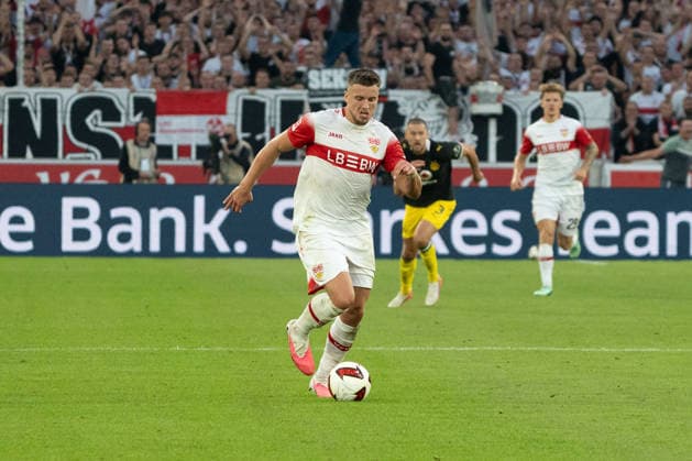 Ermedin Demirovic, VfB Stuttgart, 09 on the ball, GER, VfB Stuttgart vs. Borussia Dortmund, soccer, Bundesliga 1, Matchday 4, 2026–2027 season, September 19, 2026, DFL regulations prohibit any use of photographs as image sequences and or quasi-video, GER, VfB Stuttgart vs. Borussia Dortmund, soccer, Bundesliga 1, Matchday 4, 2026–2027 season, September 19, 2026, Stuttgart Copyright: xEibner-Pressefoto EdwardxCheungx EP_ECG