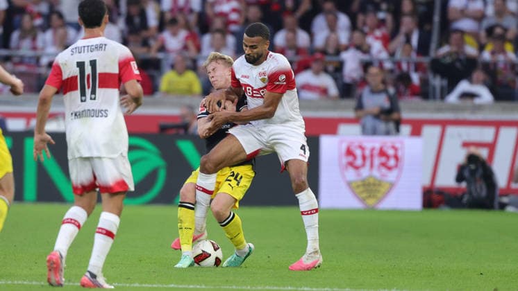 September 19, 2026, Germany, Stuttgart, Bundesliga, VfB Stuttgart vs. Borussia Dortmund, Daniel Svensson (Dortmund), Josha Vagnoman (VfB)