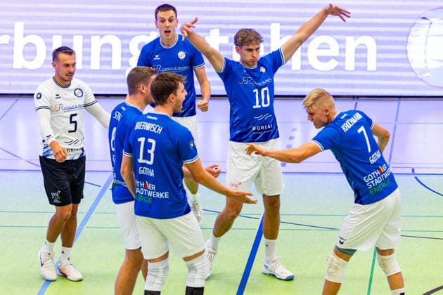 September 19, 2026, GER, Volleyball, Men, Season 26–27, 2nd Division South, Blue Volleys Gotha TV 1895 vs. Moemlingen, Lauritz Jastrow of Blue Volleys Gotha (10) celebrates with his team, 99,867, Gotha Sports Hall, Ernesti Sports Complex, Thuringia, Germany